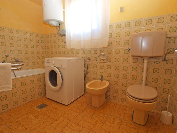 Bathroom, Apartment 1142, Fažana