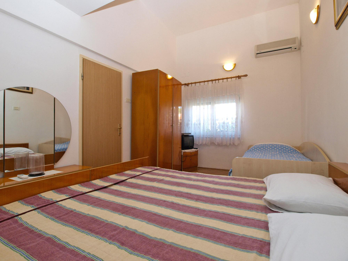 Bedroom 2, Apartment 1588, Pula