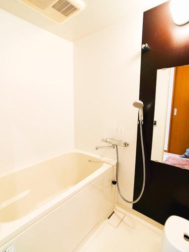 Bathroom 3, Triphome Ikebukuro Tokyo Max 7ppls FREE WIFI, Kita