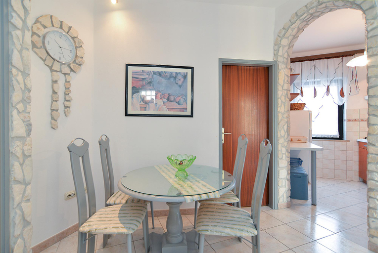 Others 4, Apartment 1279, Medulin