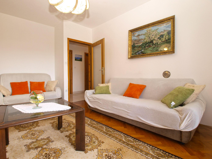 Others 2, Apartment 1644, Medulin