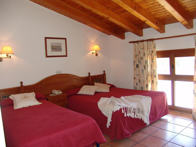 Bedroom 2, Hotel and SPA Pena Montanesa, Huesca