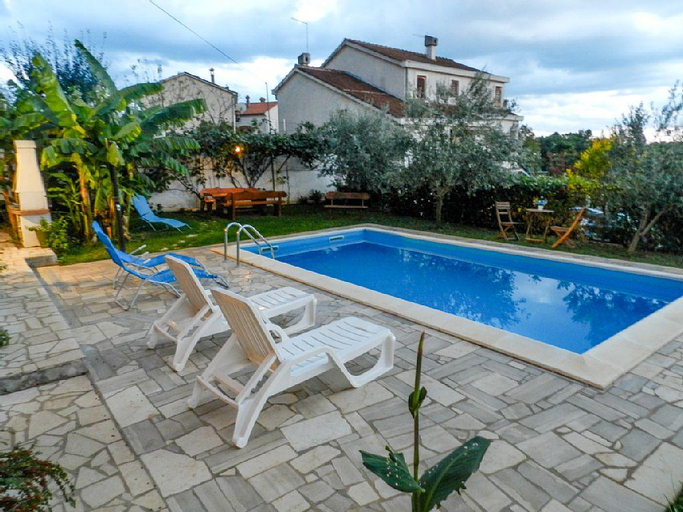 Sport & Beauty 5, Apartments Maria 821, Pula