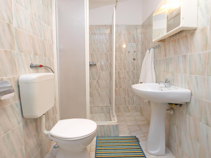Bathroom 3, Apartment 929, Fažana