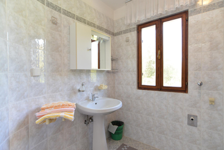 Others 3, Apartment 1633, Pula
