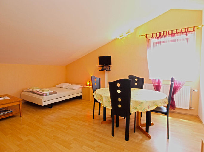 Bedroom 2, Apartment 19, Fažana