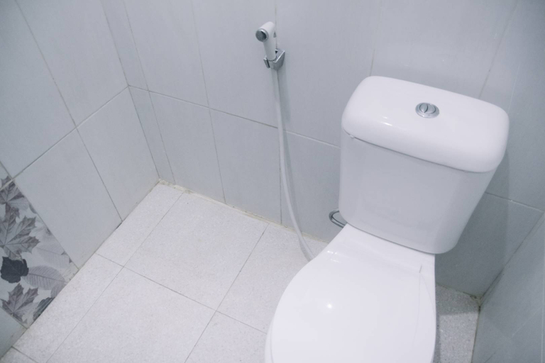 Bathroom 5, Azaria Syariah Guest House, Malang