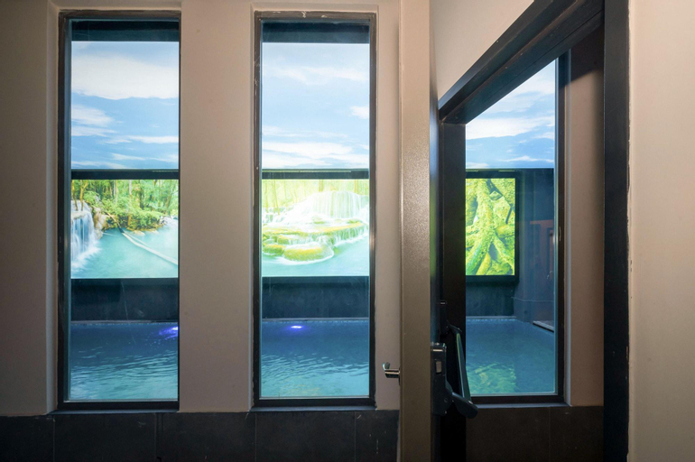 Exterior & Views 15