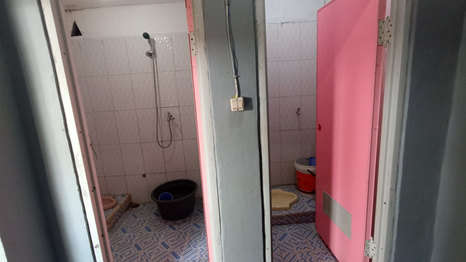 Bathroom 5, G double L, Garut