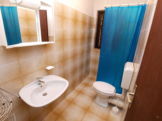 Bathroom 3, Apartment 925, Fažana
