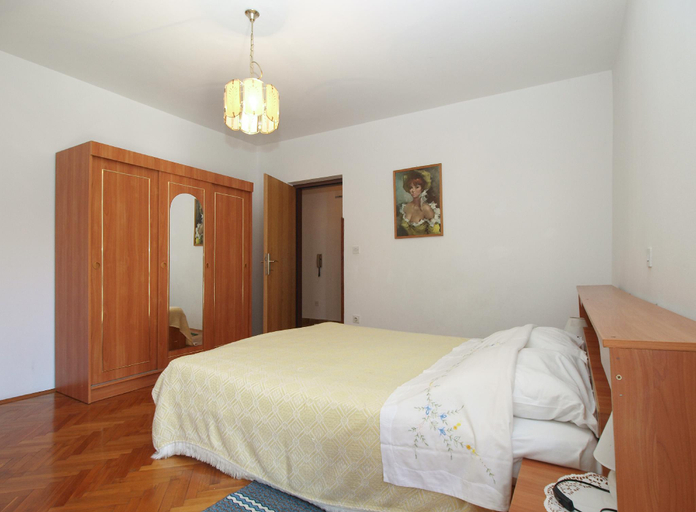 Others 3, Apartment 1057, Medulin