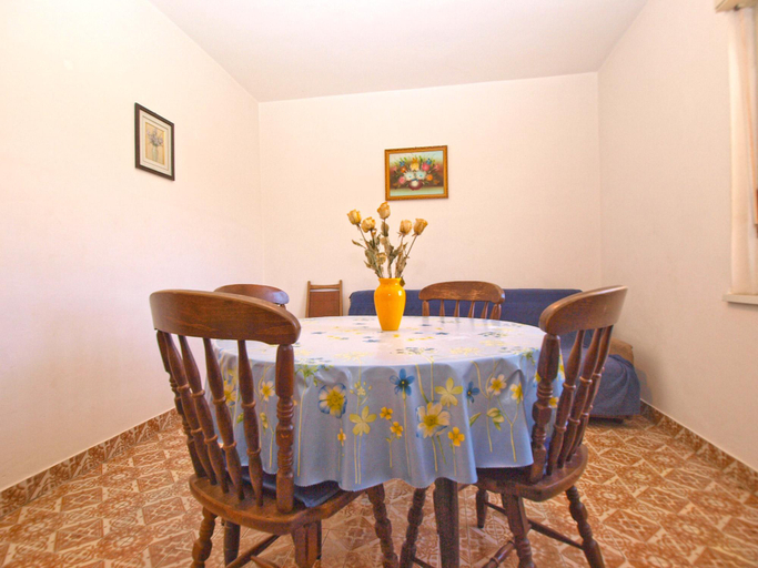 Others 3, Apartment 1554, Pula