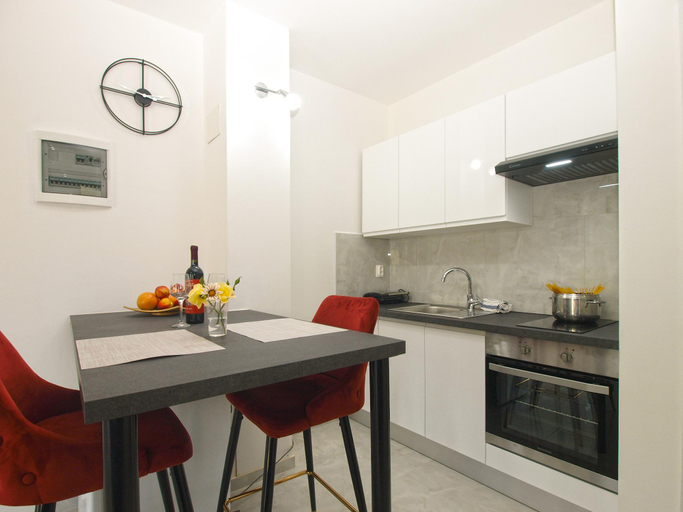 Others 5, Apartment 2091, Pula
