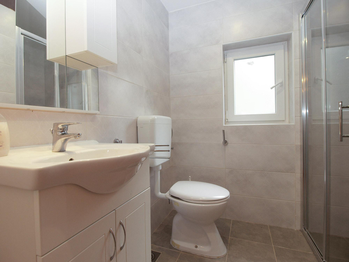 Bathroom 3, Apartment 28, Fažana