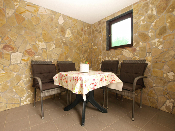 Others 4, Apartment 28, Fažana
