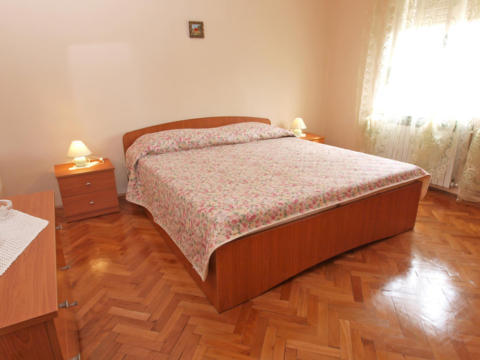 Others 2, Apartment 1056, Pula