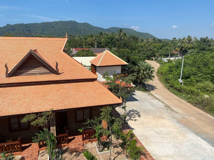 Others 2, The P2 Kep Guesthouse , Kaeb