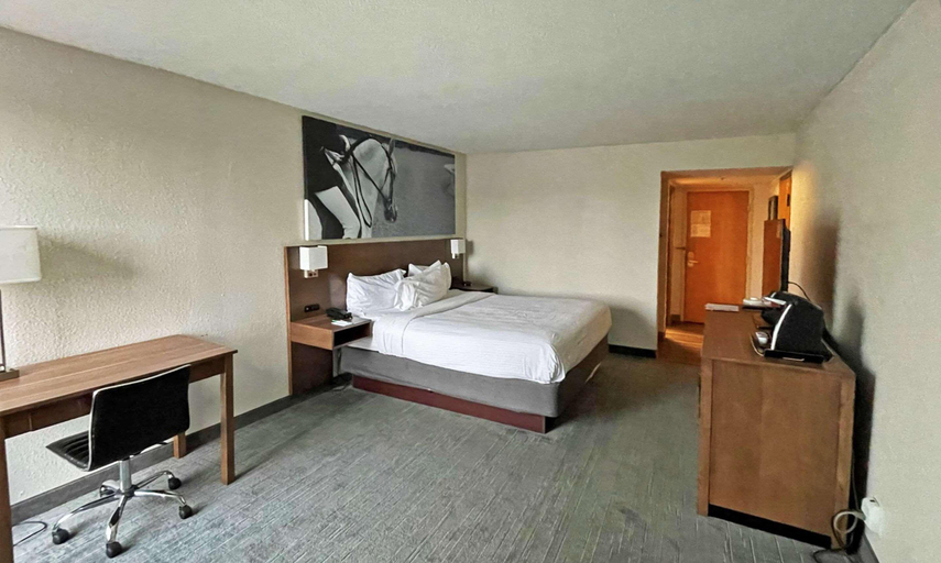 Bedroom 4, Clarion Pointe Hopkinsville Near Bruce Convention, Christian