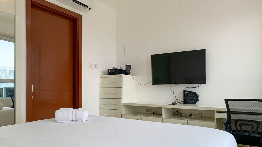 Cozy and Comfort 1BR at MT Haryono Square Apartment By Travelio, Jakarta Timur
