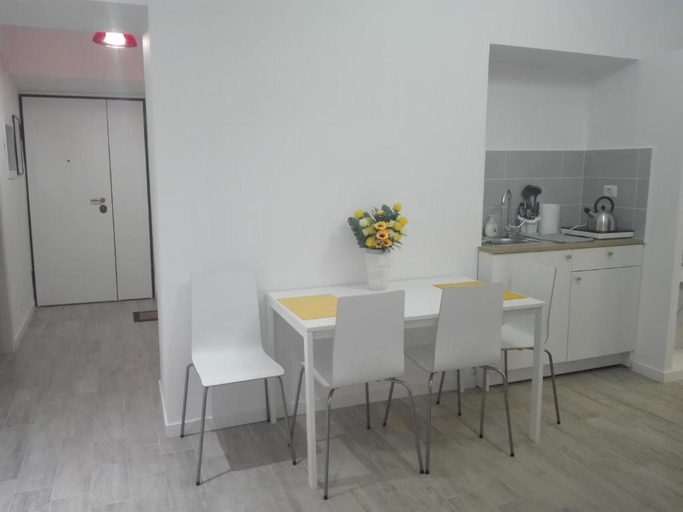 Kitchen 4, Maison Villa Borghese, Rome