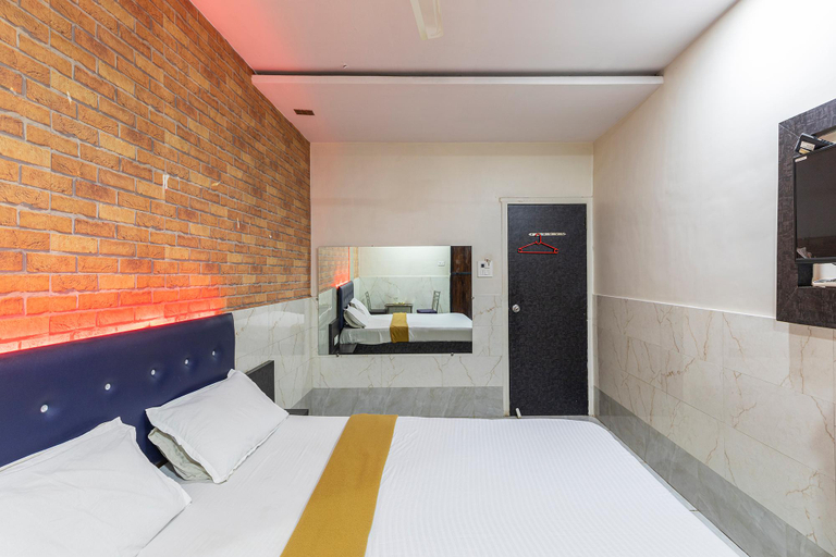 5, Hotel Amrapali Lodging and Boarding, Thane
