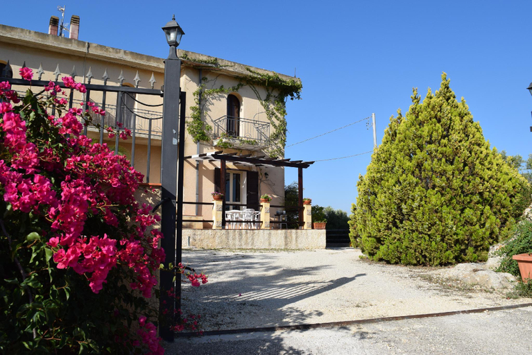 Others 5, Casale Galati, Agrigento