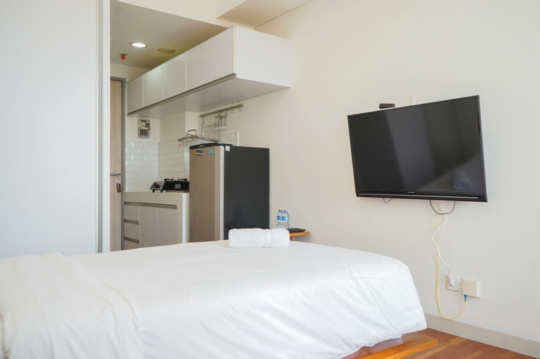 Bedroom 1, Cozy and Minimalist Studio at Akasa Pure Living BSD Apartment By Travelio, Tangerang Selatan