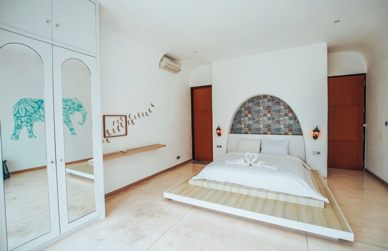 Bedroom 66