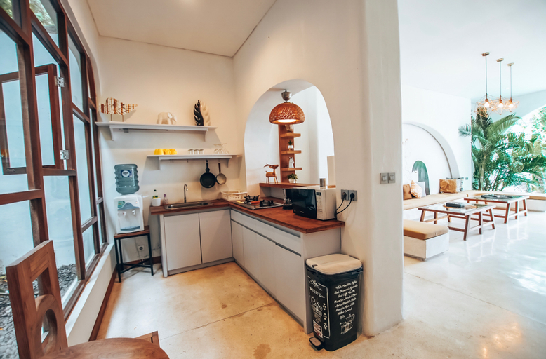 Dining Room 32