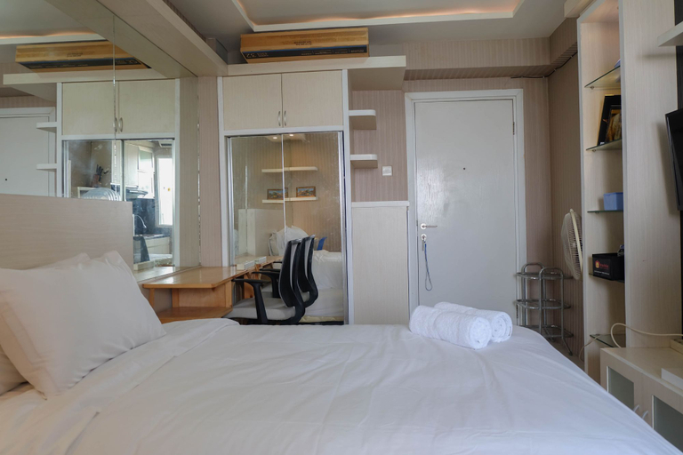 Bedroom 3, Nice and Fancy Studio at Green Pramuka City Apartment By Travelio, Jakarta Pusat