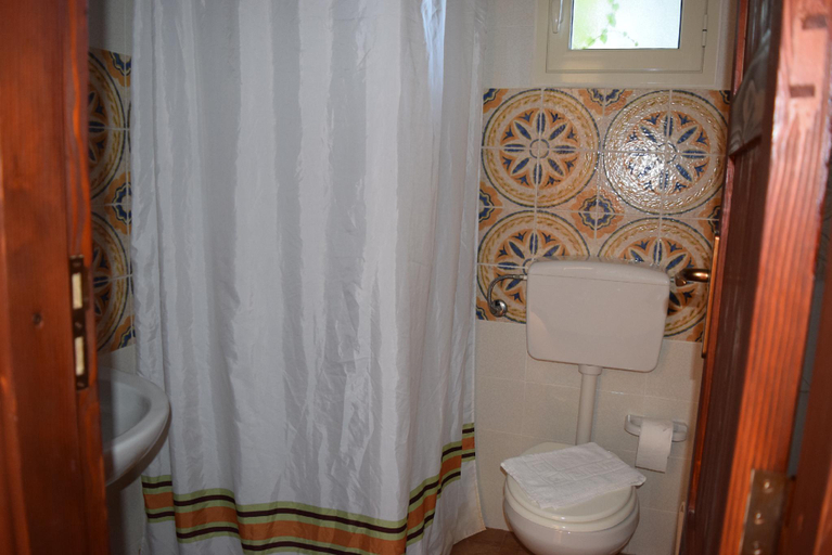 Bathroom 3, Casale Galati, Agrigento