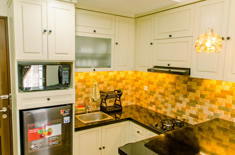 Others 2, Comfort 2BR at Transpark Bintaro Apartment By Travelio, South Tangerang