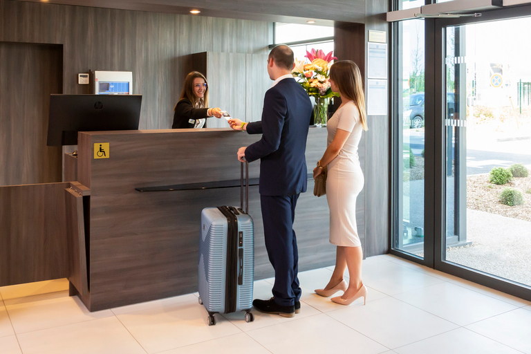 Public Area 3, Hôtel Roi Soleil Prestige Plaisir - St Quentin, Yvelines