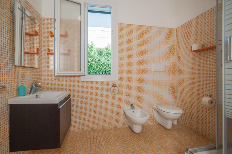 Others 3, Apartment 2 With Pool And Sea View, Lecce