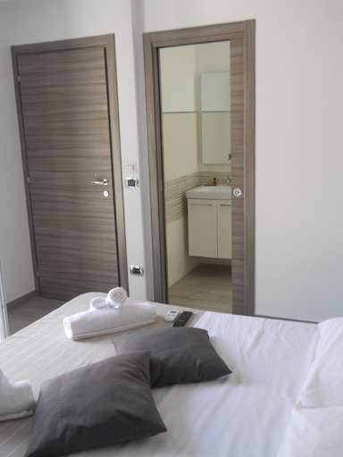 Bedroom 2, White Beach BeB, Syracuse