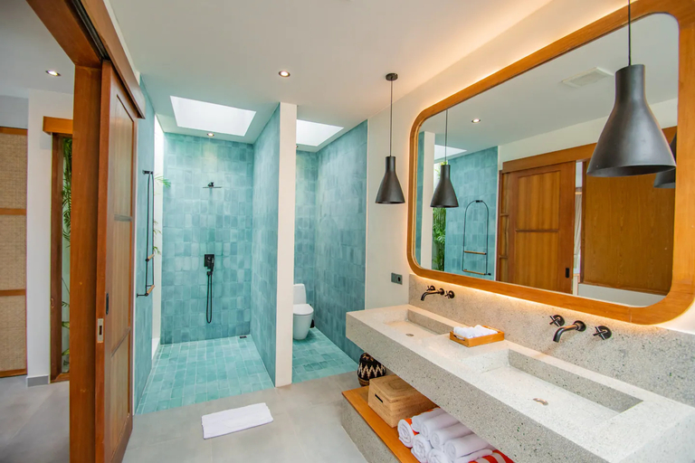 Bathroom 3, Villa Mango 2: Amazing 4-bdr Villa in Berawa, Badung
