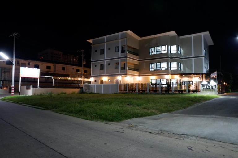 The Gun Hotel, Muang Surin