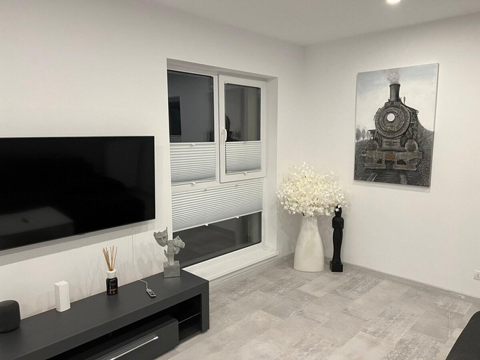 2, Amazing 2-Room Penthouse Cityview W13, Municipiul Bucuresti