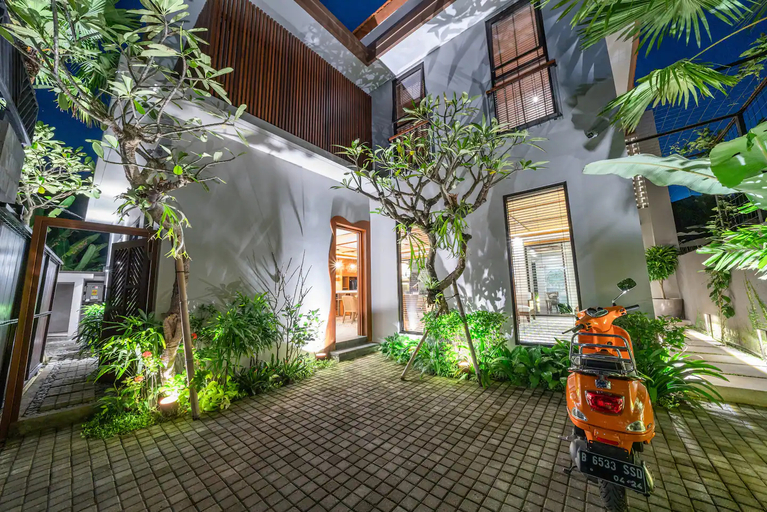 Exterior & Views 2, Villa Aiimara: Modern 5-Bedroom Villa in Canggu, Badung