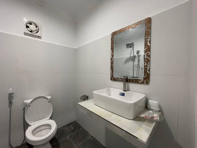 Bathroom 5, Daline Homestay , Kampot