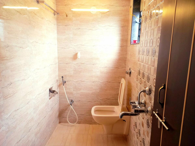 Bathroom 2, DADAJI VILLA, Satara