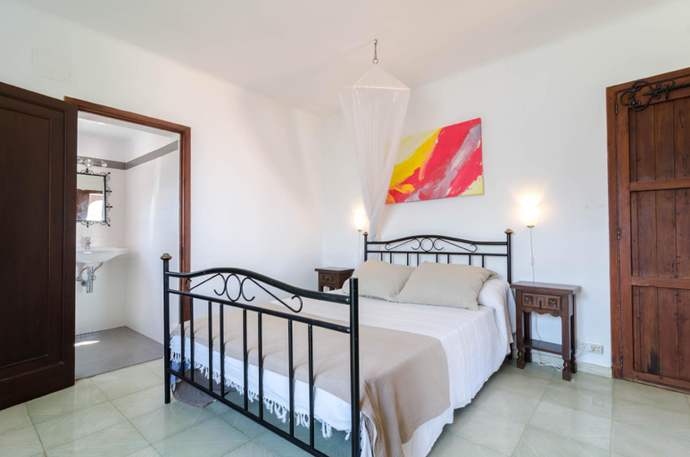 Others 2, VILLA CALA ESMERALDA, Baleares