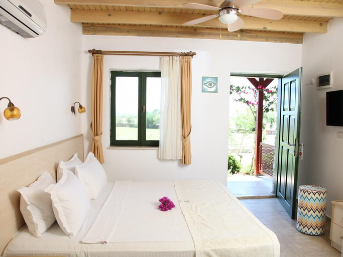 Bedroom 3, Flow Datca Surf and Beach Hotel, Datça