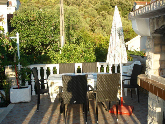 Food & Drinks 4, Romantic Apartment With Sea View Vinisce, Dalmatia, Marina