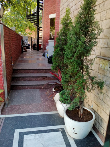 Entrance 4, hotel primero, Delhi