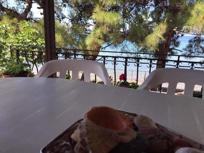 Food & Drinks, Pine Beach House, East Macedonia and Thrace