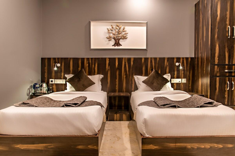 Bedroom 3, Majestic Pines || Mesmerising Hill View Full Villa, Solan