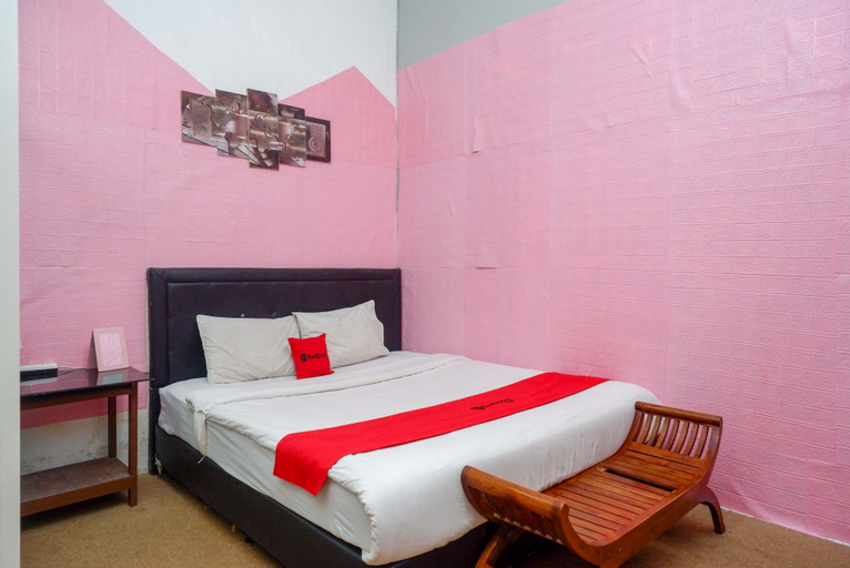 Bedroom 1, RedDoorz @ Golden Inn Tugu Yogyakarta, Yogyakarta
