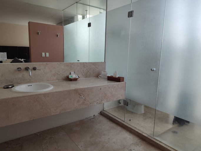 Bathroom 4, Lombardo Suites, Mexico City