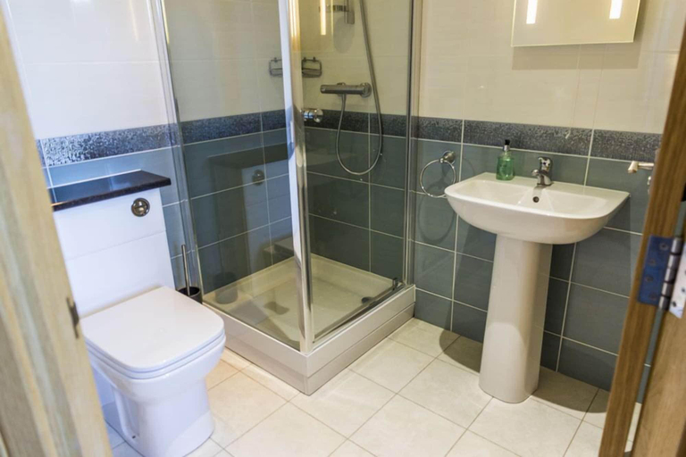 Bathroom 4, Old Pier Cottage, Highland